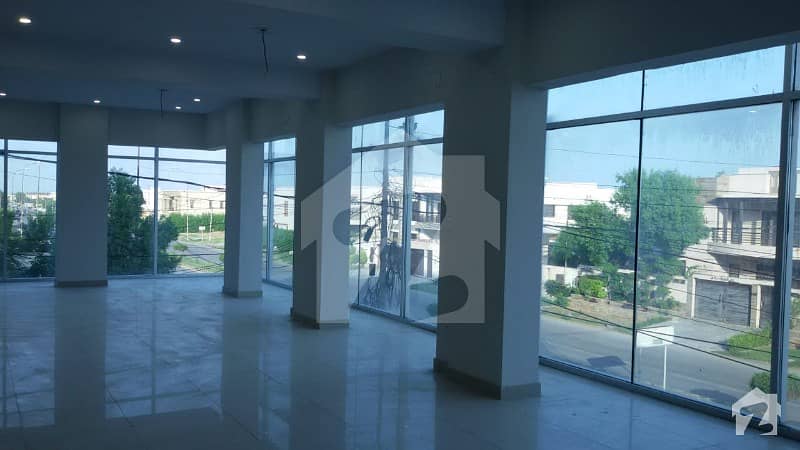 200 Sq Yards Office Floor Is Available For Rent