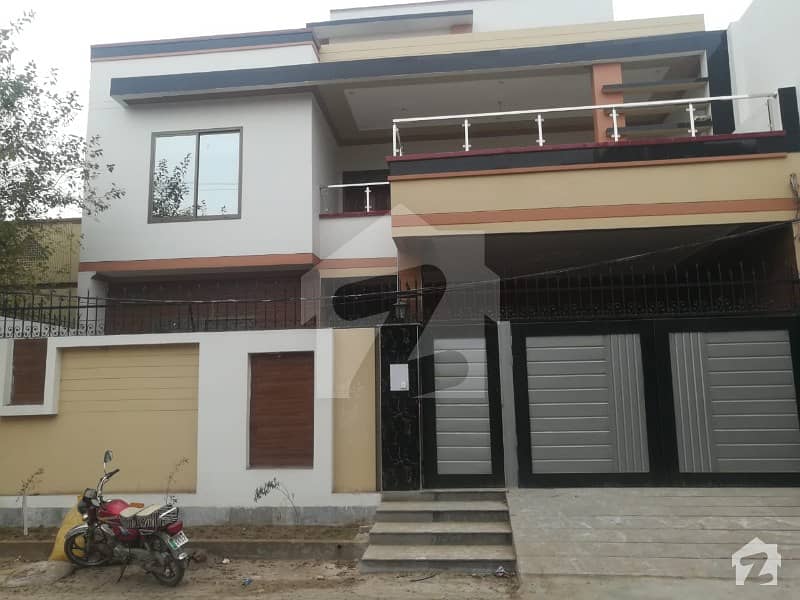 10 Marla Double Storey House With Servant Quarter For Sale