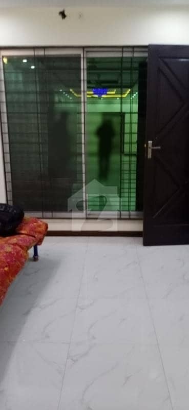 گلبرگ لاہور میں 7 کمروں کا 10 مرلہ مکان 2.75 کروڑ میں برائے فروخت۔