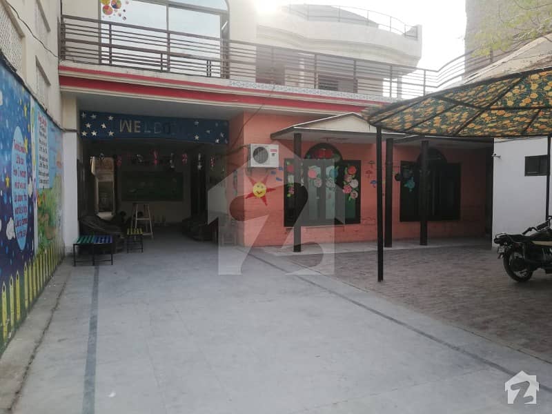 Bosan Road Chungi No 6 Commercial Double Storey 1.2 Kanal House 9 Rooms  For Rent