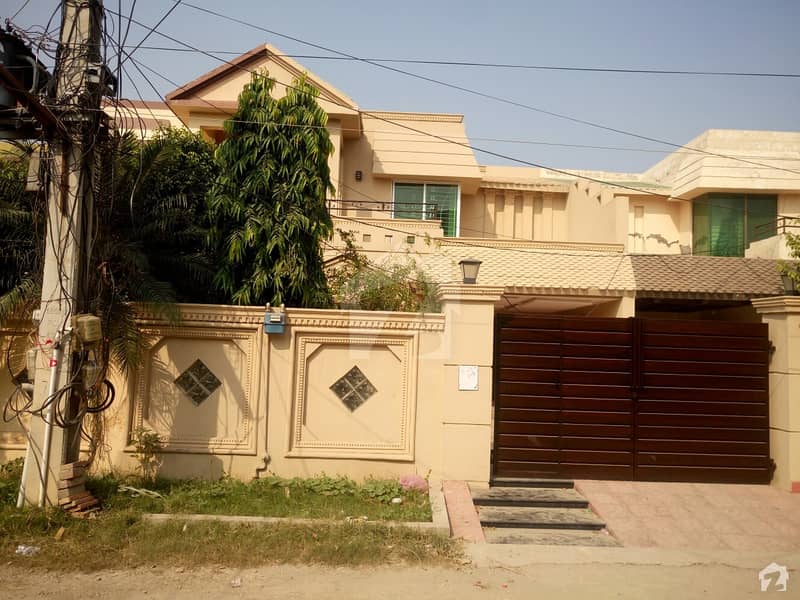 11 Marla House Is Available In Khuda Bux Colony