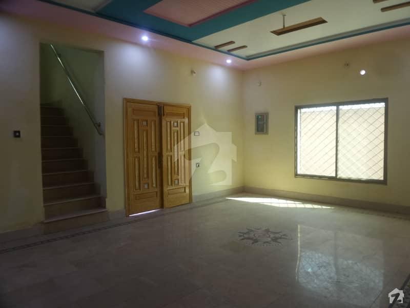 کینال گارڈن فیصل آباد میں 4 کمروں کا 12 مرلہ مکان 65 ہزار میں کرایہ پر دستیاب ہے۔