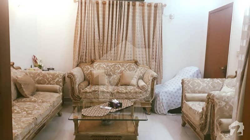 گلشنِ شمیم گلبرگ ٹاؤن کراچی میں 4 کمروں کا 5 مرلہ مکان 2.4 کروڑ میں برائے فروخت۔