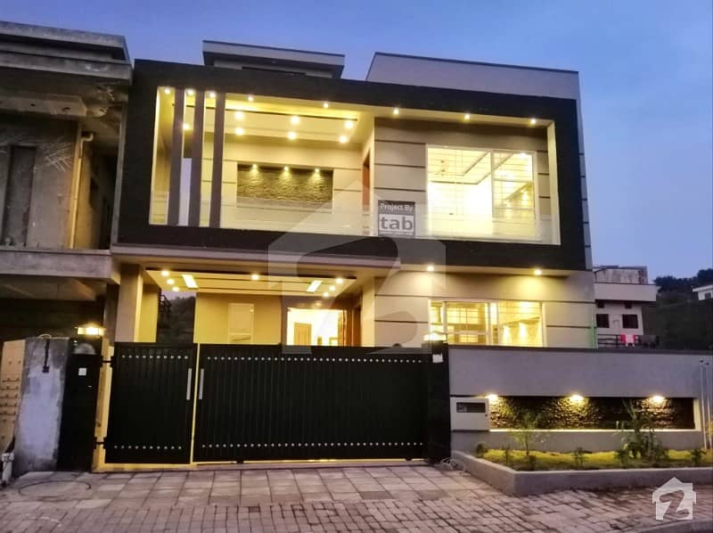 Out Class Ten Marla House For Sale In Bahria Town