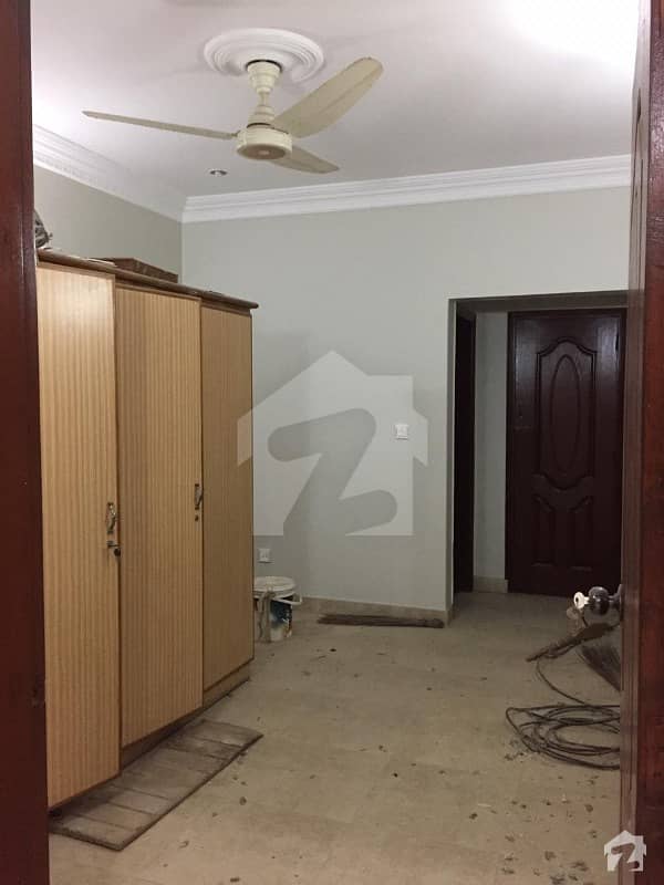 APARTMENT AVAILABLE DHA PHASE 6 SMALL NISHAT COMMERCIAL