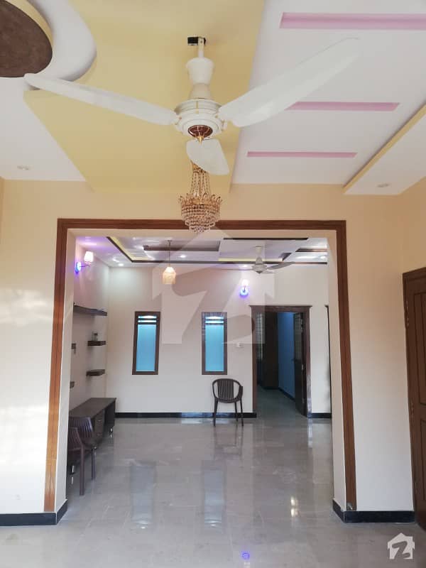 جناح ایوینیو اسلام آباد میں 5 کمروں کا 7 مرلہ مکان 1.45 کروڑ میں برائے فروخت۔