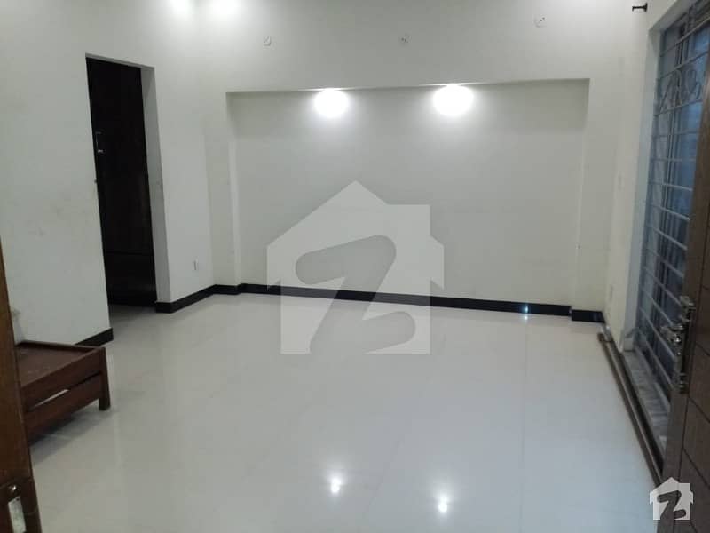 1 Kanal Upper Portion For Rent