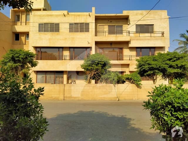سِی ویو اپارٹمنٹس کراچی میں 3 کمروں کا 12 مرلہ فلیٹ 1.15 لاکھ میں کرایہ پر دستیاب ہے۔