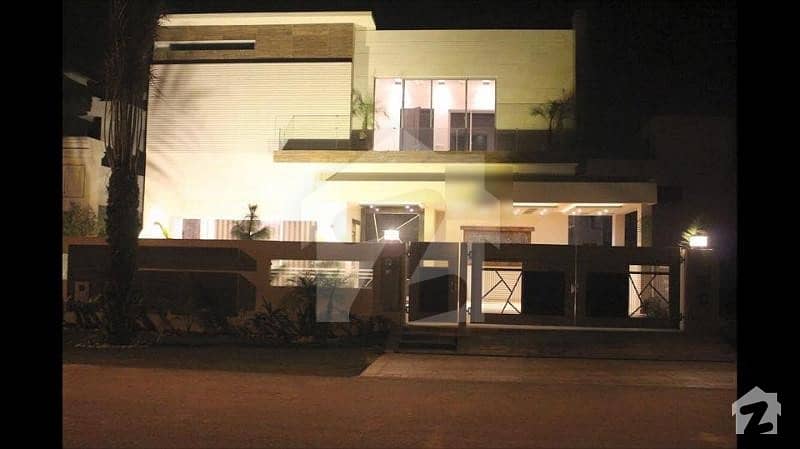 ڈی ایچ اے فیز 8 ڈیفنس (ڈی ایچ اے) لاہور میں 5 کمروں کا 1 کنال مکان 4.7 کروڑ میں برائے فروخت۔