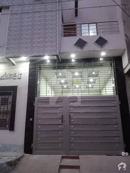 گلفشاں کالونی فیصل آباد میں 5 کمروں کا 5 مرلہ مکان 1.1 کروڑ میں برائے فروخت۔