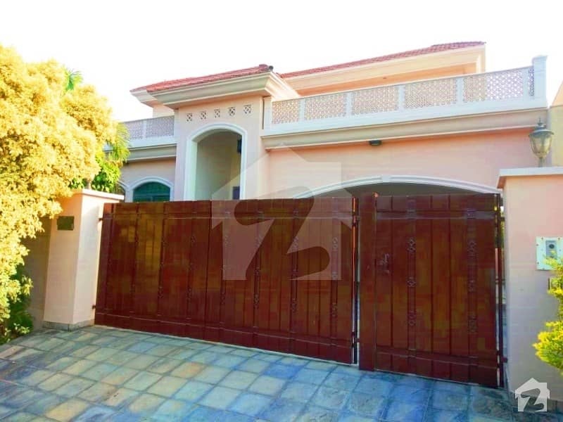 Spanish Design 2 Kanal Luxury Style Full Bungalow For Rent Facing park