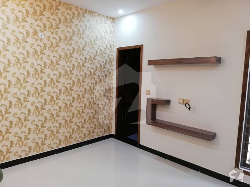بحریہ ٹاؤن ۔ بلاک بی بی بحریہ ٹاؤن سیکٹرڈی بحریہ ٹاؤن لاہور میں 3 کمروں کا 5 مرلہ مکان 40 ہزار میں کرایہ پر دستیاب ہے۔