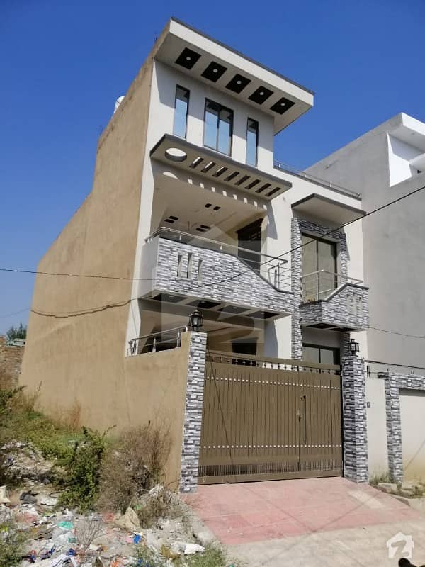 کشمیر ہائی وے اسلام آباد میں 4 کمروں کا 6 مرلہ مکان 1.3 کروڑ میں برائے فروخت۔