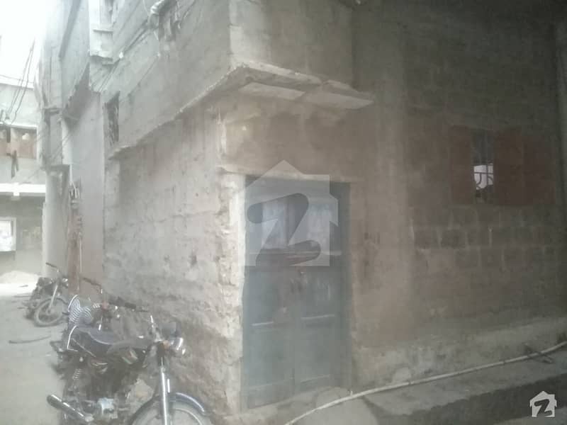 عثمانیہ کالونی لیاقت آباد کراچی میں 4 کمروں کا 2 مرلہ مکان 60 لاکھ میں برائے فروخت۔