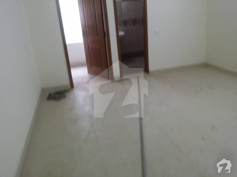 200 SQ YD INDEPENDENT GTWO HOUSE 5 BED DD NEAR FARHAN SOCIETY