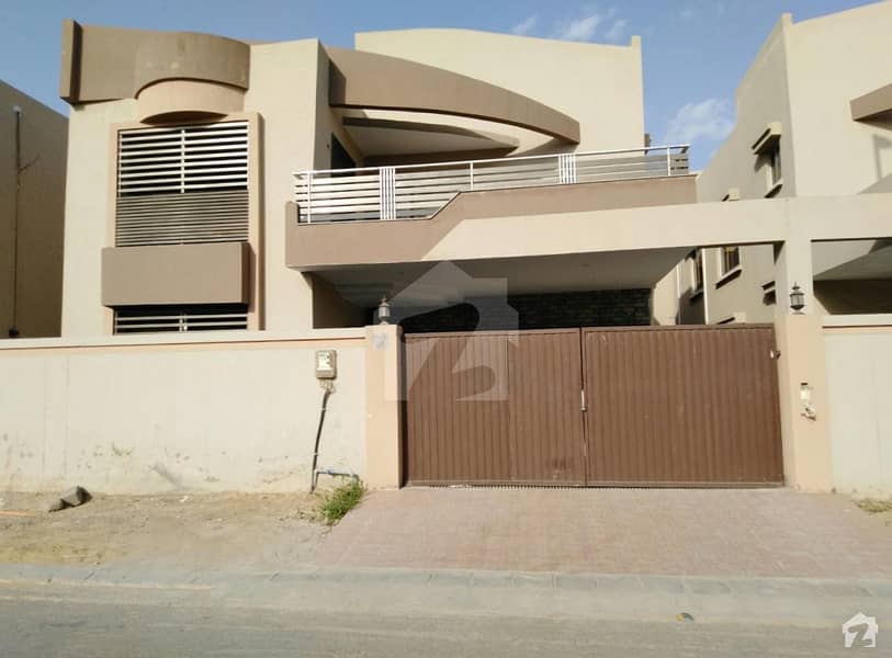نیوی ہاؤسنگ سکیم کارساز کراچی میں 5 کمروں کا 14 مرلہ مکان 1.9 لاکھ میں کرایہ پر دستیاب ہے۔