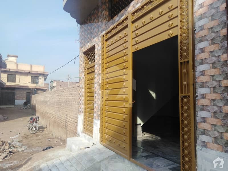 مدینہ کالونی پشاور میں 3 کمروں کا 3 مرلہ مکان 45 لاکھ میں برائے فروخت۔