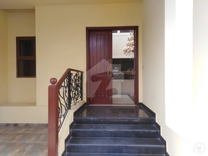 Spanish Facade 600 Yards Modern Design Luxury Bungalow For Sale Spanish Facade 600 Yards Modern Design Luxury Bungalow For Sale