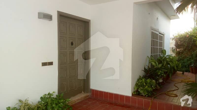 250 Yards 4 Bed Town House For Sale
