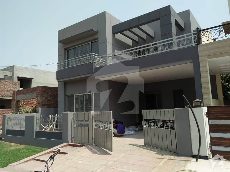 10 Marla Brand new House Available for rent at very responsible rent