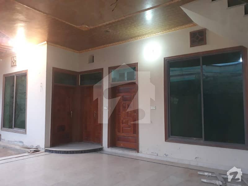 ساجد عوام کالونی بہاولپور میں 4 کمروں کا 10 مرلہ مکان 1.25 کروڑ میں برائے فروخت۔