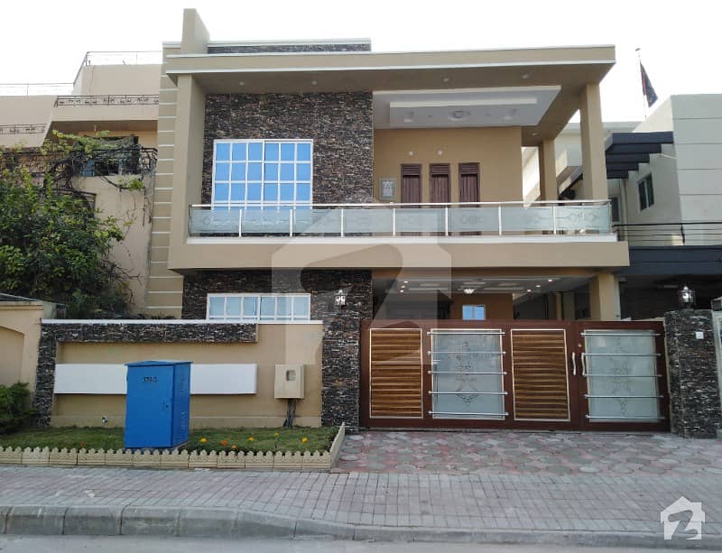 Designer 10 Marla House In Bahria Town