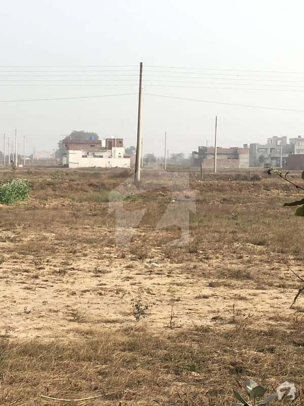 4Marla Commercial Plot in Phase1 Plot No 68 BlockK Near Branded Commercial Main ki Back