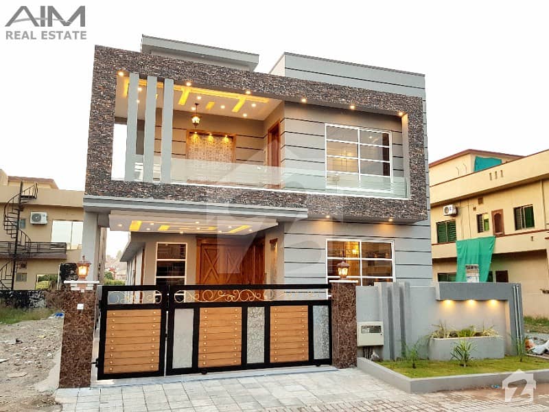 Designer 10 Marla House For Sale In Bahria Town