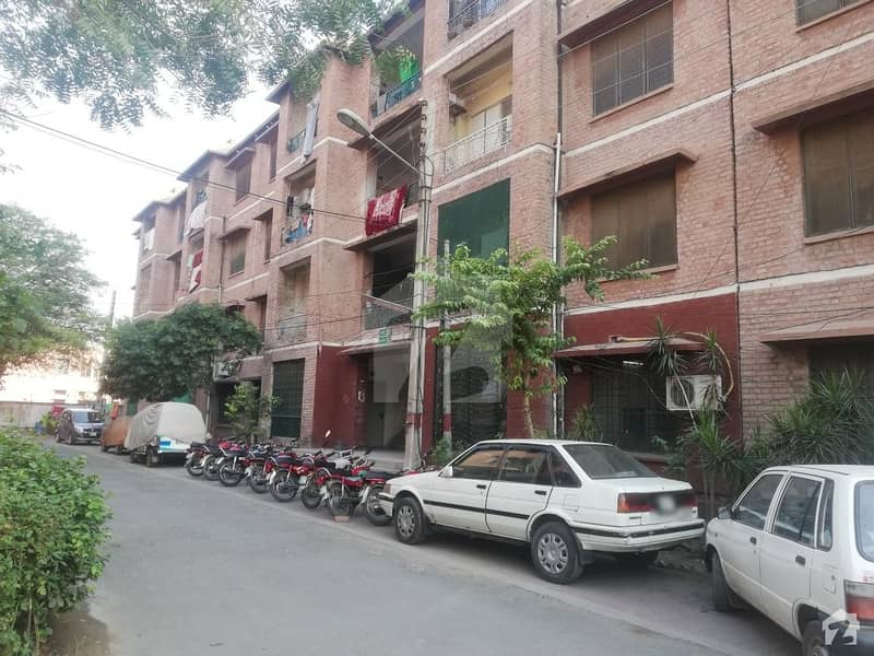 گڑھی شاہو لاہور میں 2 کمروں کا 4 مرلہ فلیٹ 47 لاکھ میں برائے فروخت۔