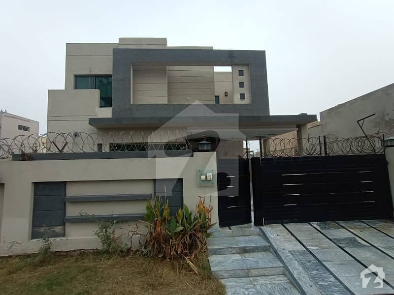 10 Marla House For Rent In DHA Lahore