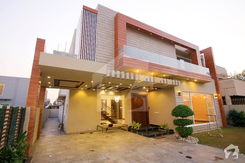 ڈی ایچ اے فیز 5 ڈیفنس (ڈی ایچ اے) لاہور میں 5 کمروں کا 1 کنال مکان 2.7 لاکھ میں کرایہ پر دستیاب ہے۔