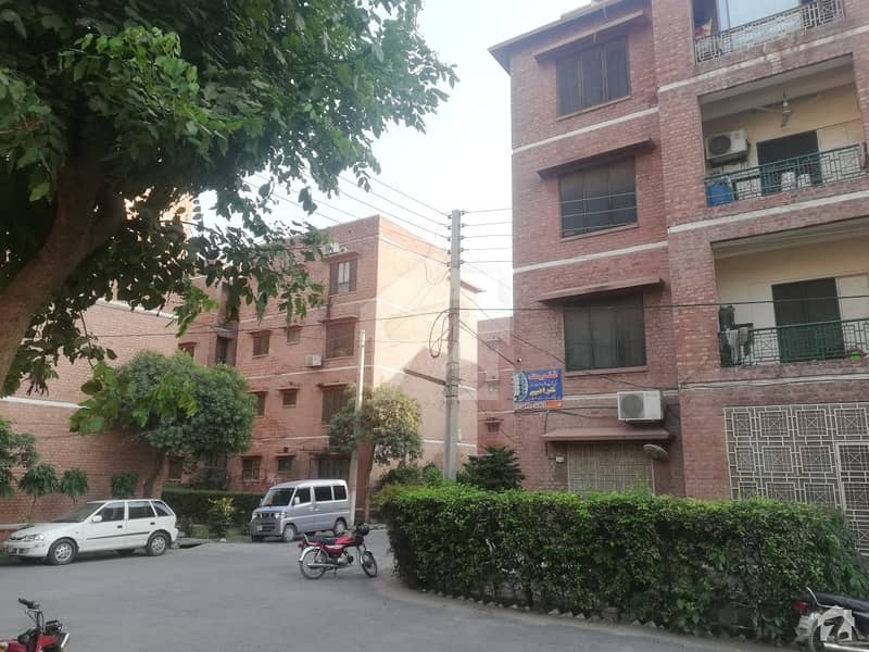 Flat Is Available For Sale In PHA Colony UET Lahore