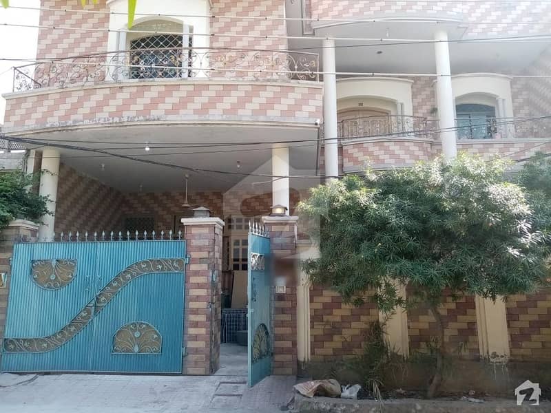 رحمان ٹاؤن فیصل آباد میں 10 مرلہ مکان 1.6 کروڑ میں برائے فروخت۔