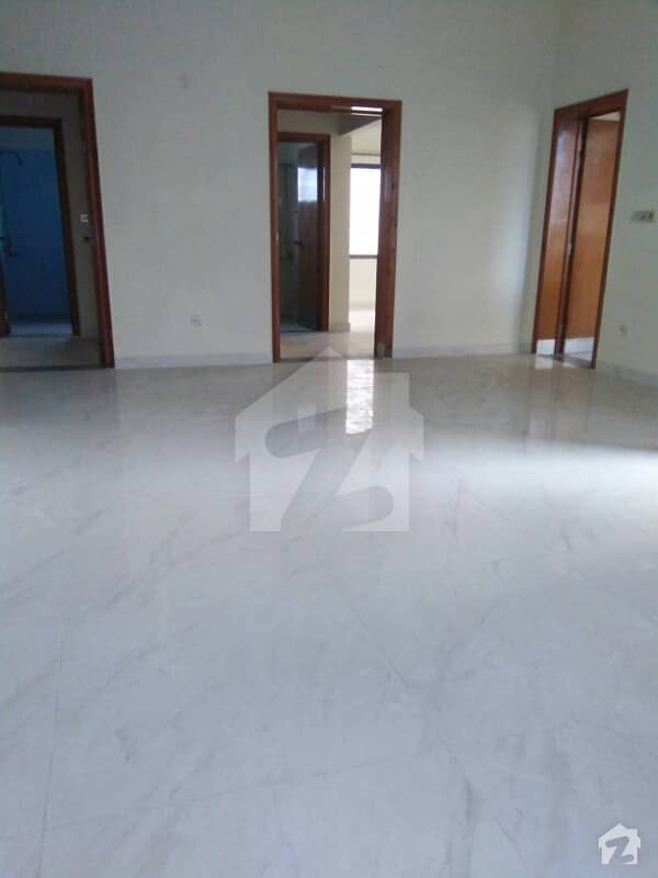 1kinal Uper Portion For Rent With seperat gate