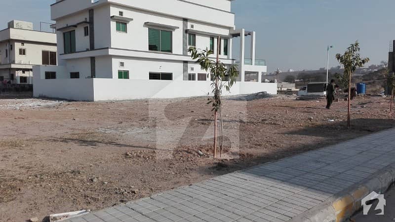 Block C Size 10 Marla Plot 608 Very Good Location Only At 68 Lacs