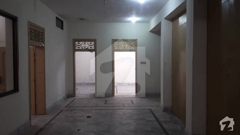 Ground Portion For Rent In Canal Road