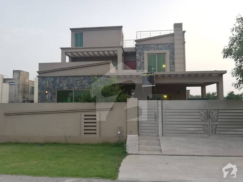 Leads Presenting 1 Kanal Marvelous Design Bungalow In Phase 6 Nearby Park