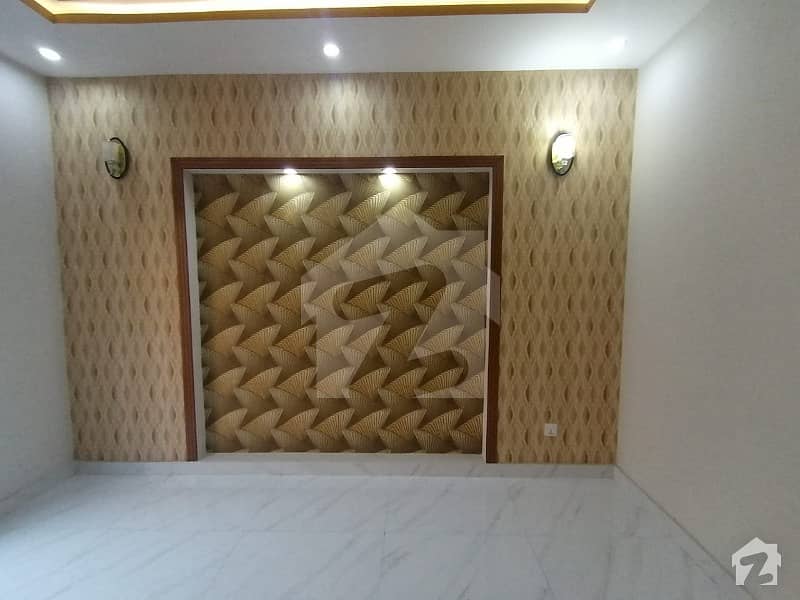 جوہر ٹاؤن فیز 1 جوہر ٹاؤن لاہور میں 5 کمروں کا 5 مرلہ مکان 1.3 کروڑ میں برائے فروخت۔