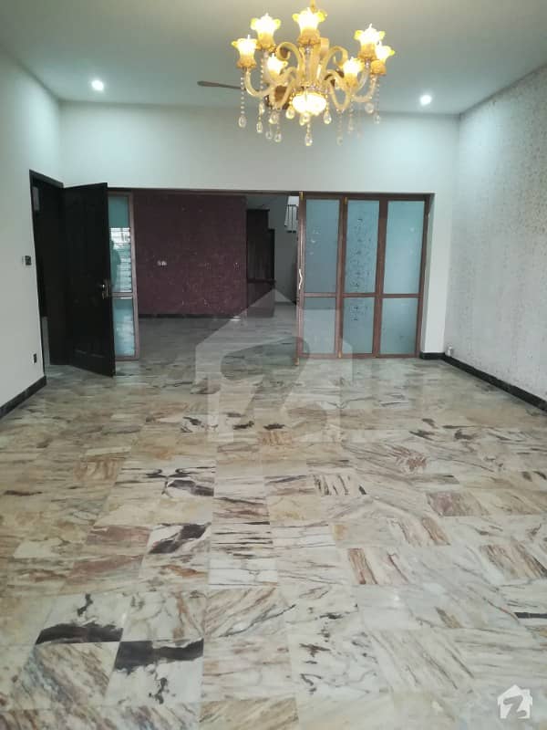 1 Kanal Neat  And Clean House For Rent