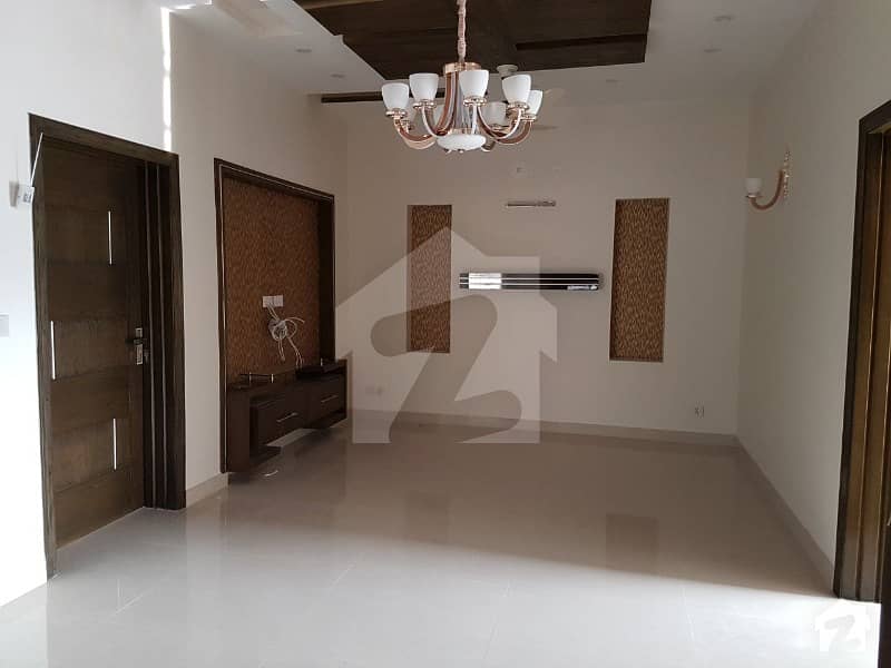 10 Marla House For Rent  In Bahria Town Lahore Sector C