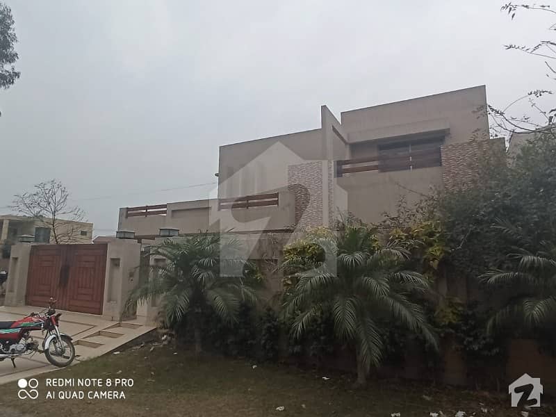 ویلینشیاء ۔ بلاک سی ویلینشیاء ہاؤسنگ سوسائٹی لاہور میں 5 کمروں کا 1 کنال مکان 1.35 لاکھ میں کرایہ پر دستیاب ہے۔