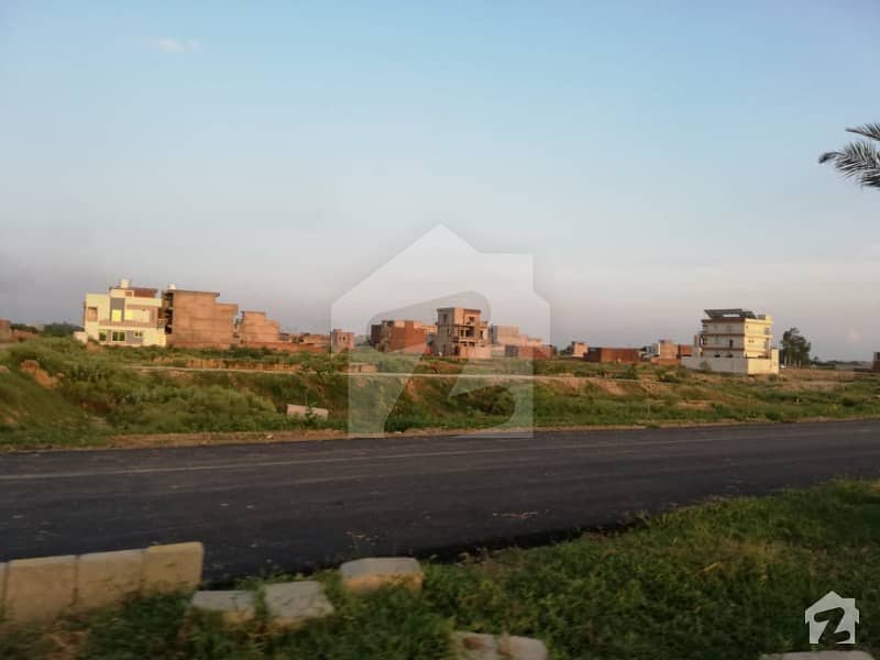 4 Marla Main Boulevard Commercial Plot Is Available For Sale