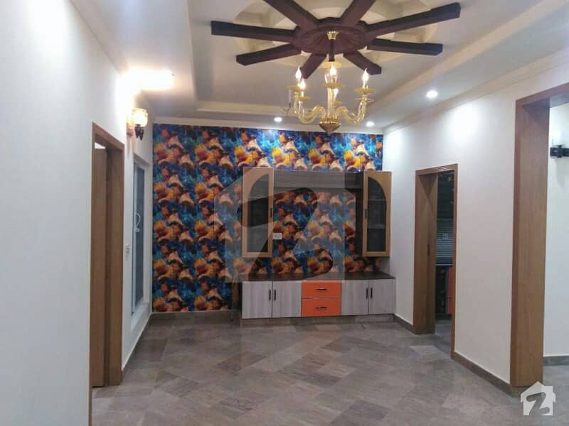علامہ اقبال ٹاؤن ۔ زینت بلاک علامہ اقبال ٹاؤن لاہور میں 5 کمروں کا 5 مرلہ مکان 1.5 کروڑ میں برائے فروخت۔