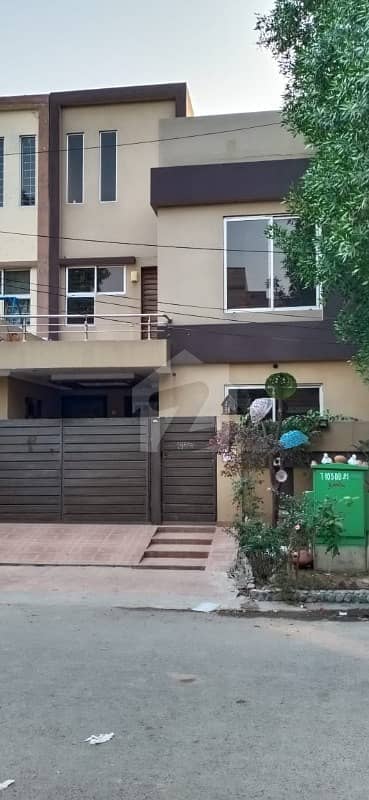 5 Marla Beautiful slightly used House For Sale In BB block  Block Bahria Town Lahore