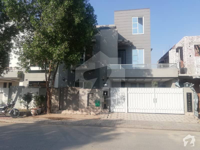 10 Marla Brand New House For Rent In Rafi Block Sector E Bahria Town Lahore
