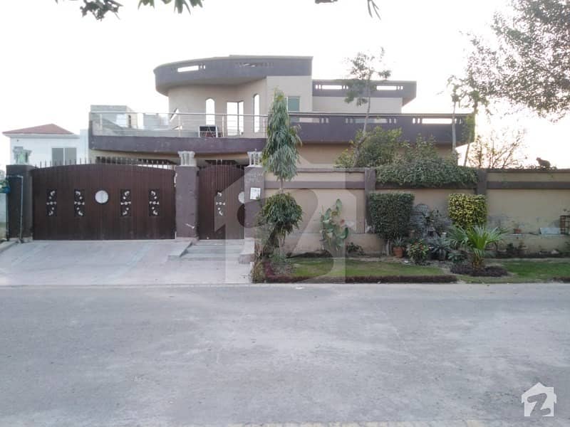 سینٹرل پارک ۔ بلاک اے سینٹرل پارک ہاؤسنگ سکیم لاہور میں 6 کمروں کا 1 کنال مکان 1.75 کروڑ میں برائے فروخت۔
