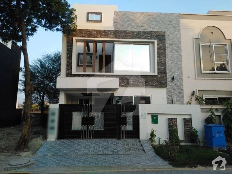 بحریہ نشیمن ۔ سن فلاور بحریہ نشیمن لاہور میں 3 کمروں کا 5 مرلہ مکان 90 لاکھ میں برائے فروخت۔