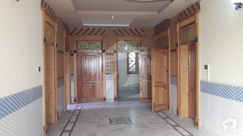 اعجاز آباد روڈ پشاور میں 3 کمروں کا 5 مرلہ بالائی پورشن 25 ہزار میں کرایہ پر دستیاب ہے۔