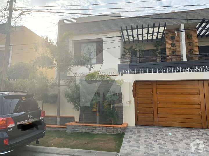 Defence 300 Yards Extraordinary Bungalow With Full Basement For Sale