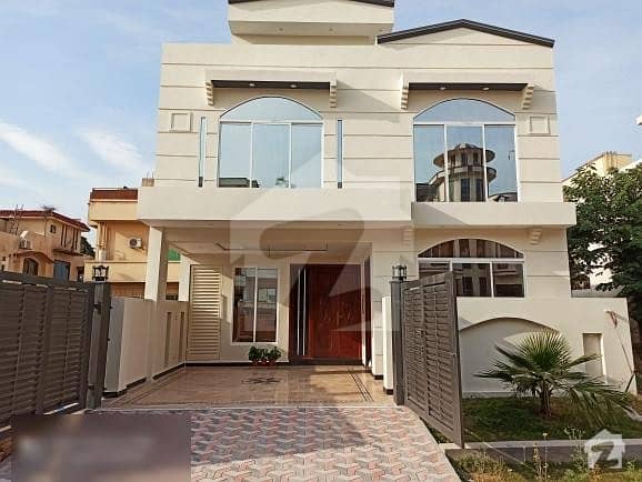 G-13  VIP 30x60 House For Sale